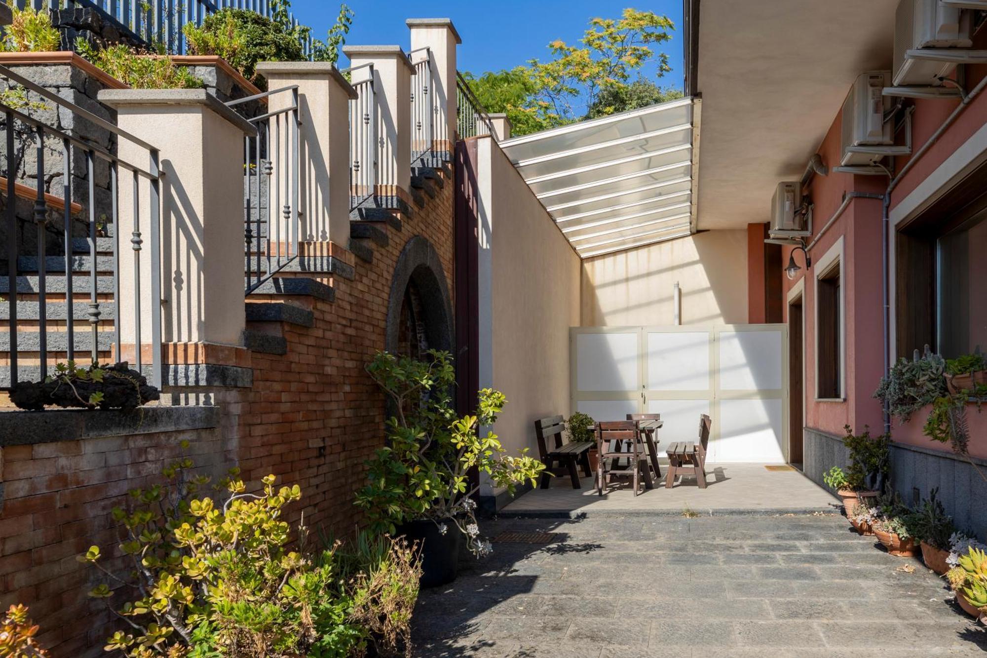 Villa Vulcano, Tra L'Etna E Il Mare ザッフェラーナ・エトネーア エクステリア 写真